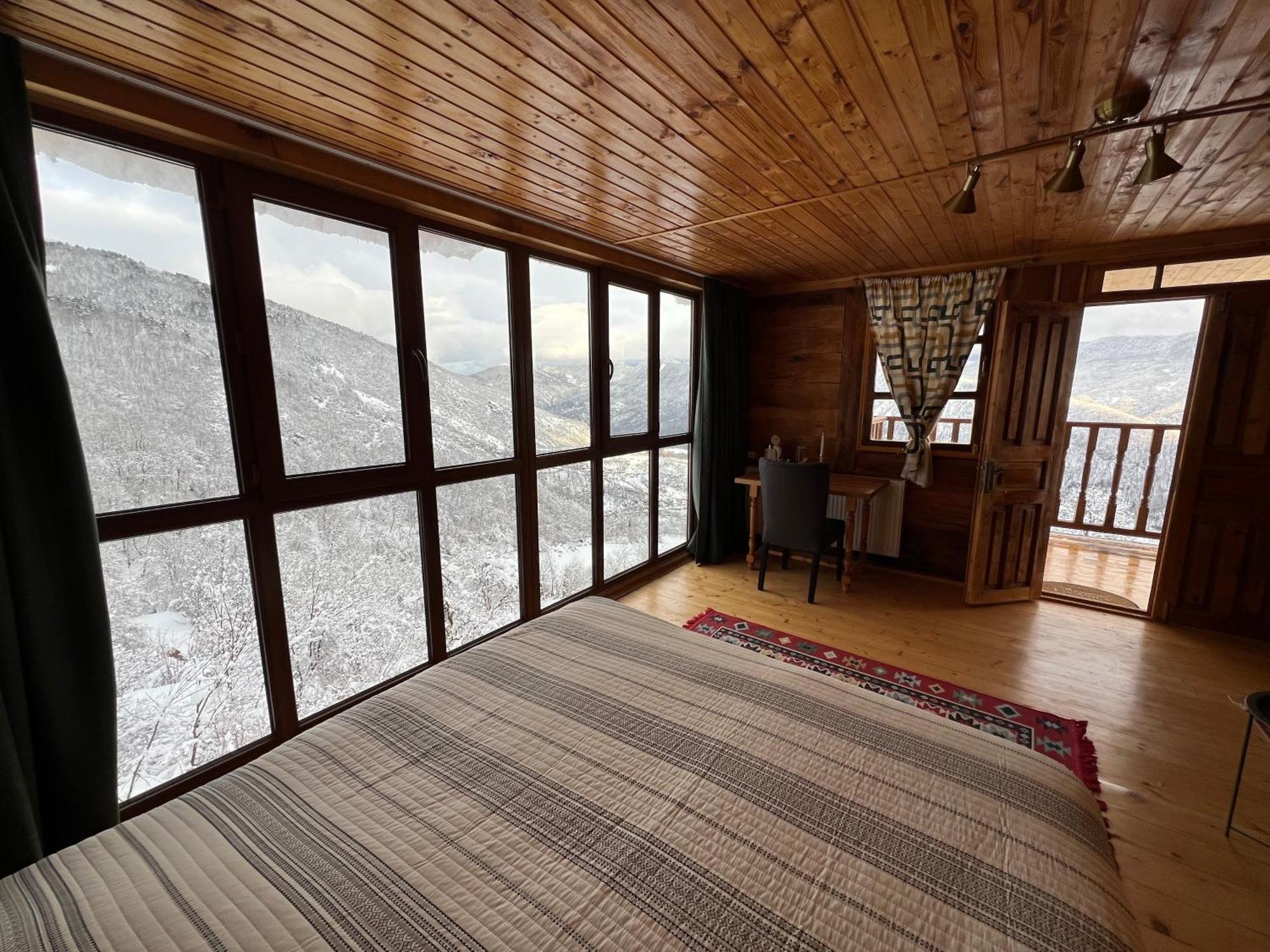 Gentry House Otel Ambrolauri Dış mekan fotoğraf