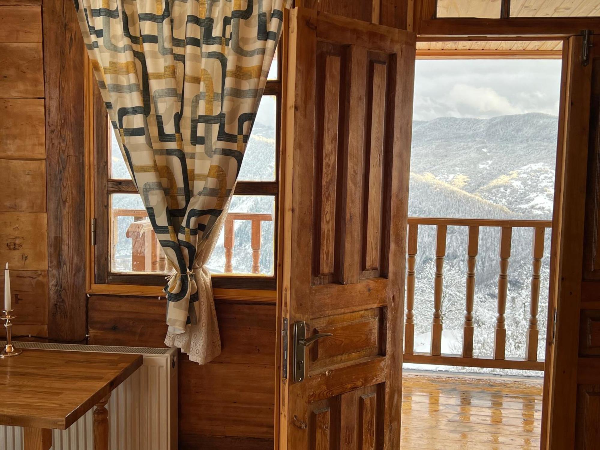 Gentry House Otel Ambrolauri Dış mekan fotoğraf